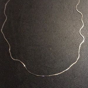 . 925 Sterling Silver chain 2.3 g 20 inch